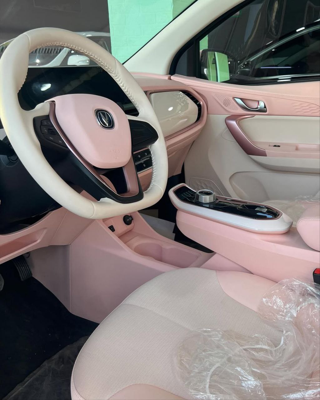 SAKLYORS XOX PEMBE ELEKTİRİKLİ ARABA - görsel 4