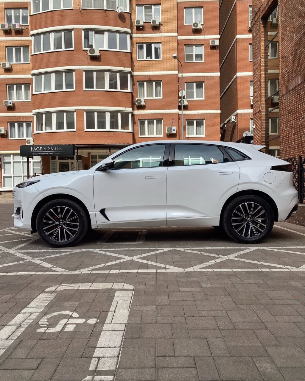 SAKLYORS XOX SUV ELEKTİRİKLİ ARABA